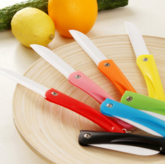 Folding ceramic knife for fruit vegetable